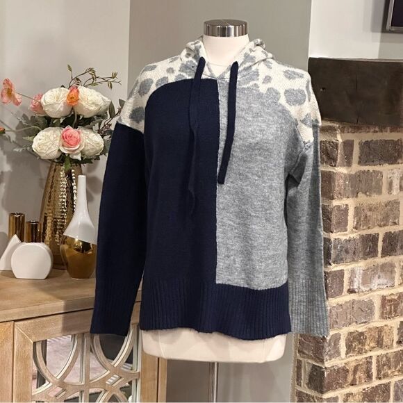 ELAN Women’s Solid & Printed Sweater Knit Color Block Hoodie in the Size Large - Picture 13 of 14